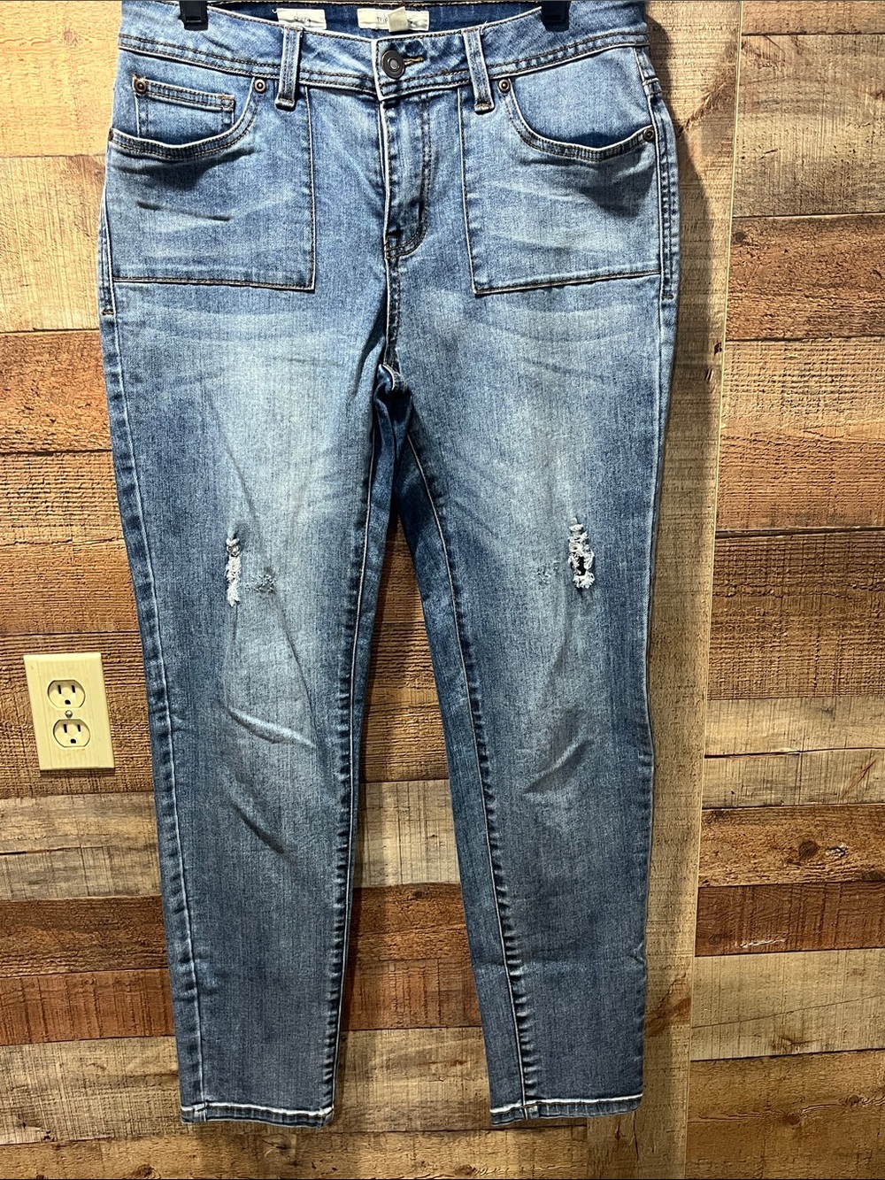 Tribal skinny Women’s Light Wash Distressed Jeans size 8